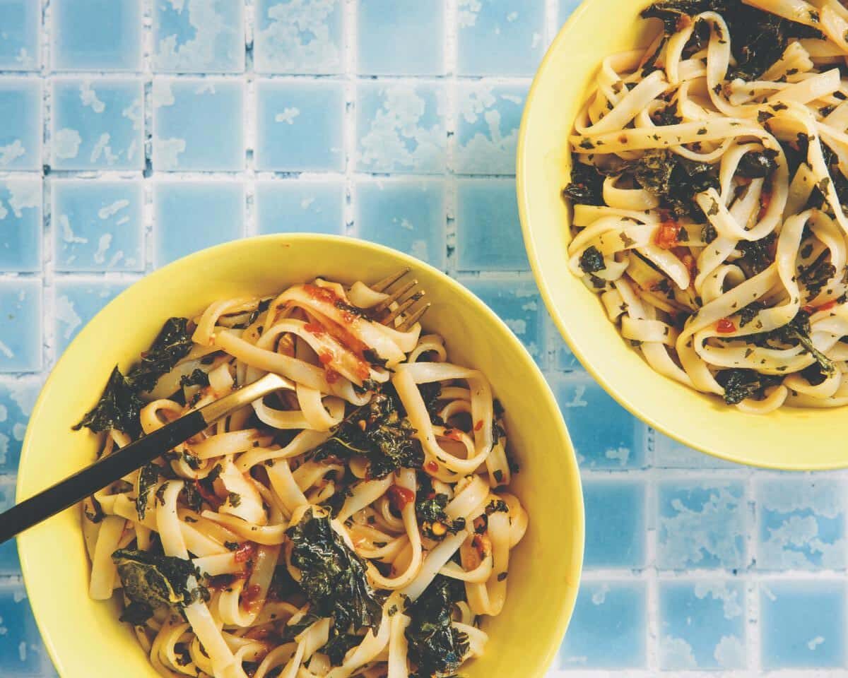 Hot Chili Oil Noodles With Kale Chips