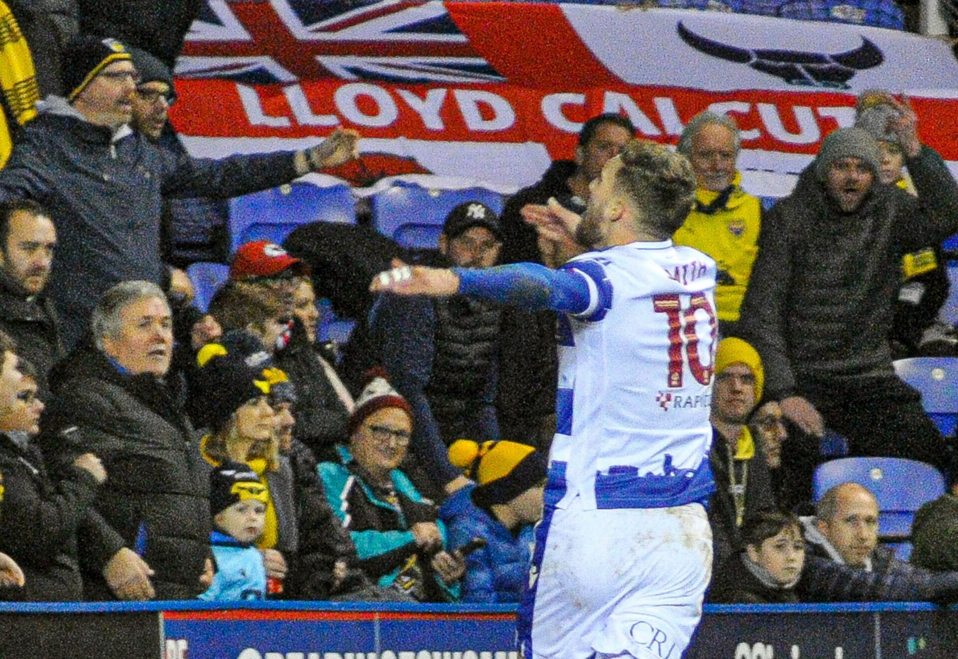 Royals fans relish sold out away derby day – Reading Today Online